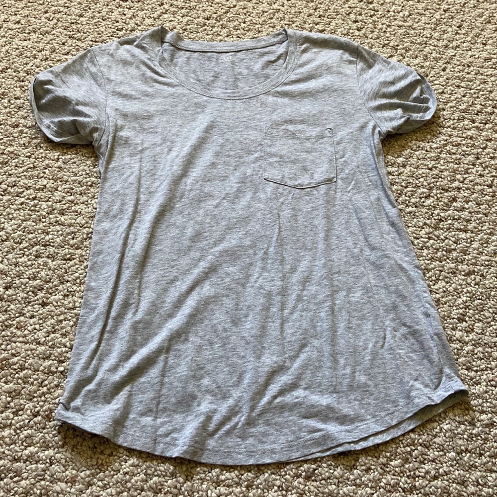 A.N.A gray t-shirt size Small